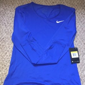 ✔️Nike Dri-Fit Long sleeve✔️ NEVER BEEN WORN